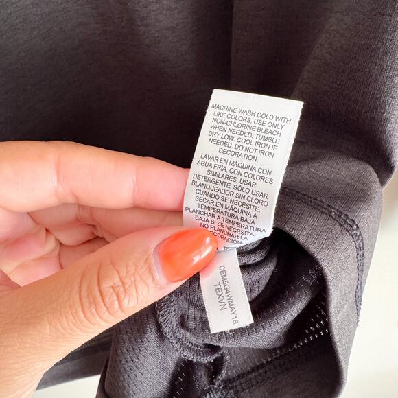 Champion Iowa Hawkeye Grey + Black Quarter Zip Pullover - Medium - Picture 4 of 6